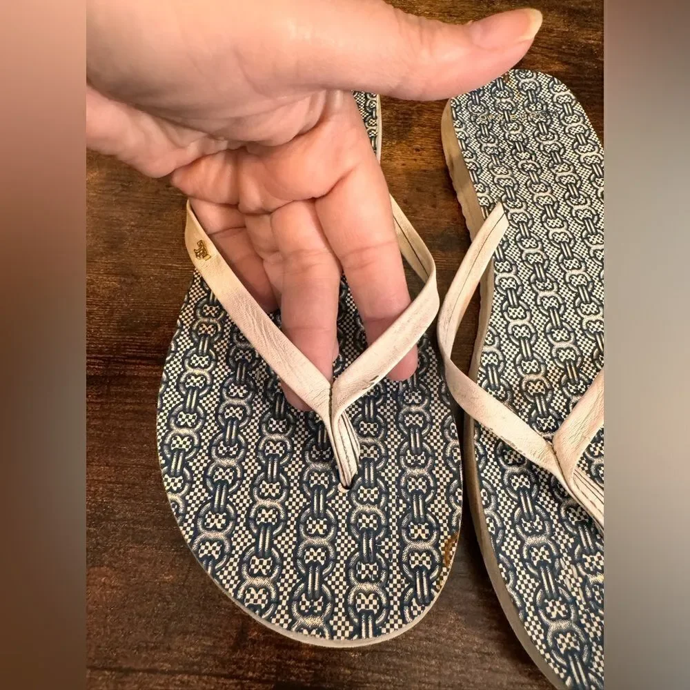 Tory‎ Burch Blue and White flip flops size 8/9